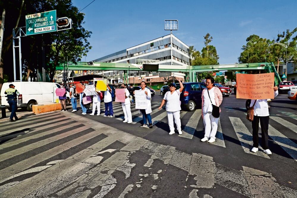 El miedo a perder su antigüedad y prestaciones de ley ha generado protestas del personal de salud. Foto: Archivo El Universal