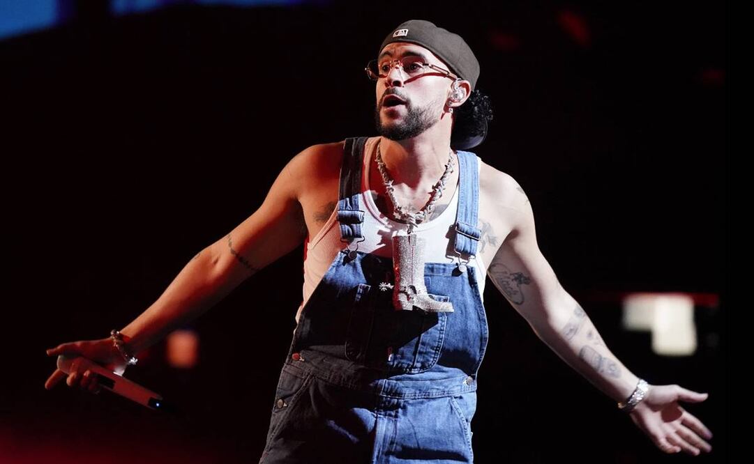 Bad Bunny se presentó en la noche del jueves en un listening party en el Coliseo de Puerto Rico, en San Juan, ante más de 10 mil personas.