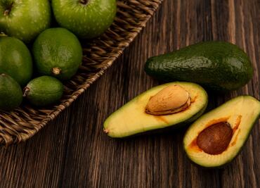 El truco para mantener el aguacate verde fuera del refrigerador