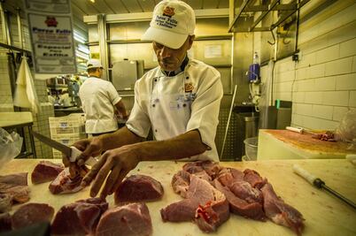 Tras escándalo, China y Egipto levantan veto a carne brasileña; Chile lo reduce