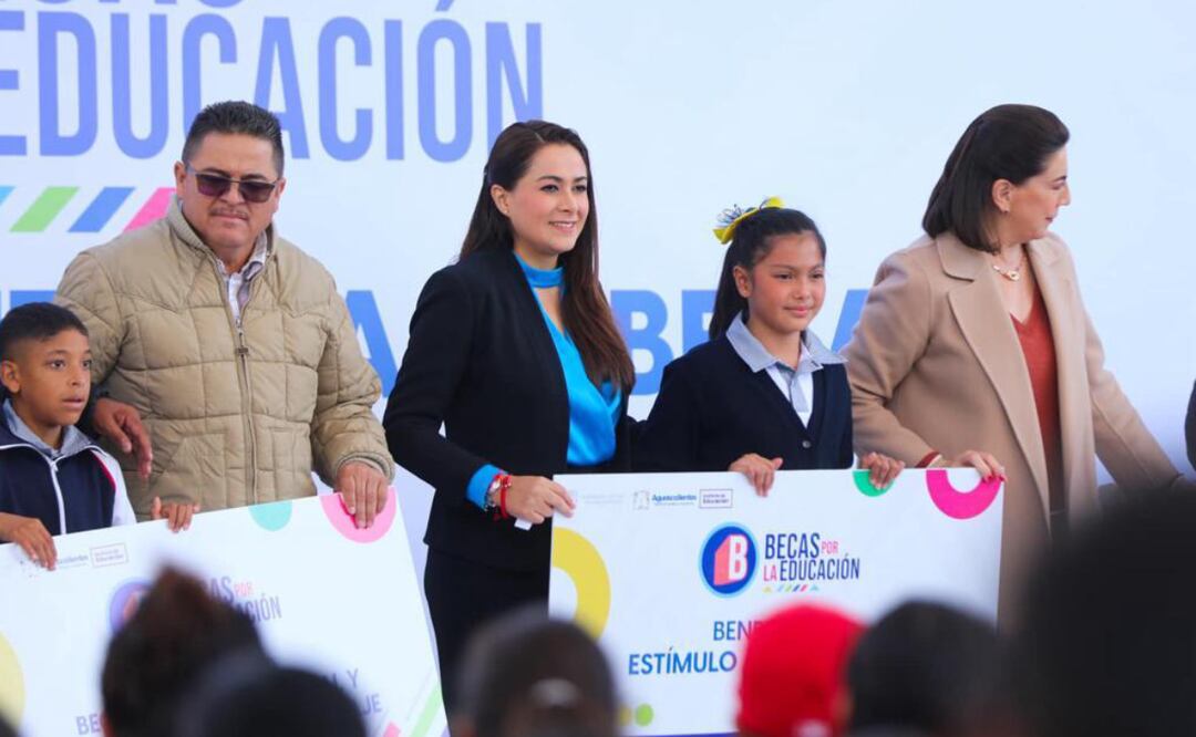 Jiménez Esquivel mencionó que estos estímulos permitirán a niñas, niños, adolescentes y jóvenes continuar con su formación en las aulas. Foto: Especial
