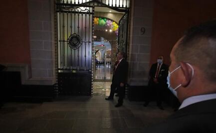 Senadores sesionan en "fast track" en el patio de Xicoténcatl