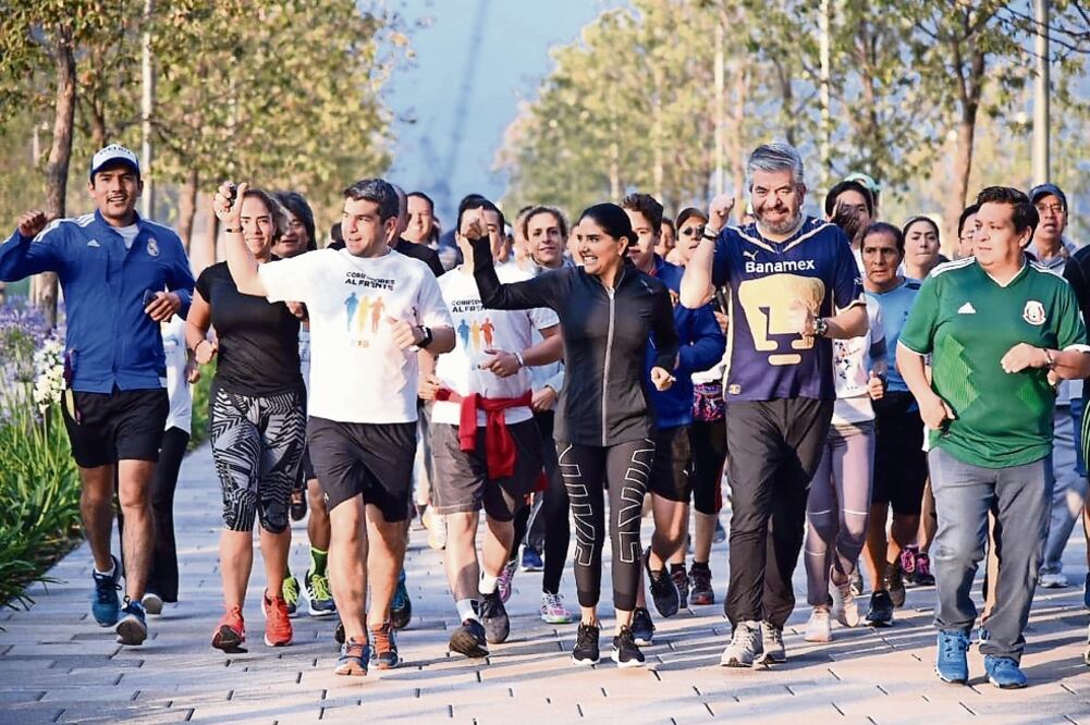 Después de una carrera en el parque La Mexicana, Alejandra Barrales, candidata de Por la CDMX al Frente, reiteró su intención de cerrar filas con los demás candidatos para crear un proyecto para impulsar la Ciudad, no contra alguna persona. Foto: ESPECIAL