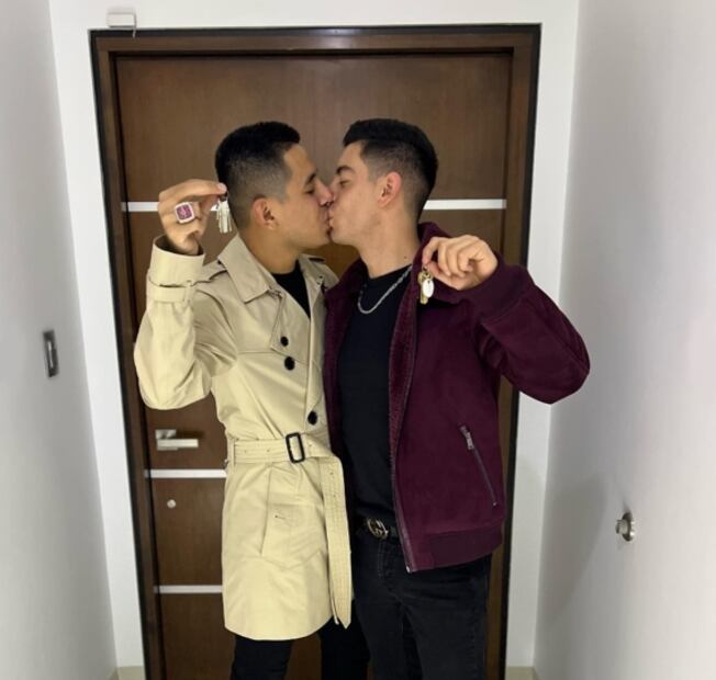 Jhonny Caz de Grupo Firme prepara boda con Jonathan Bencomo, ¿Cuándo se casan? 