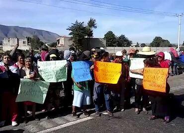 Habitantes de Palmarito bloquean la México-Puebla por operativo contra huachicol