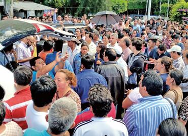 Padres de familia buscan romper control de la CNTE