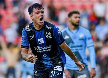 Querétaro consigue espectacular voltereta para derrotar al Puebla con doblete de Alí Ávila