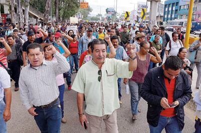 Maestros dicen que irán a paro si hay despidos