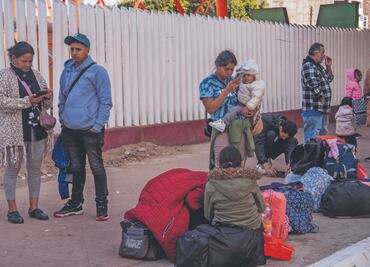 Juez de EU bloquea orden de Trump que prohíbe el acceso al asilo en frontera con México; da 2 semanas para apelar el fallo