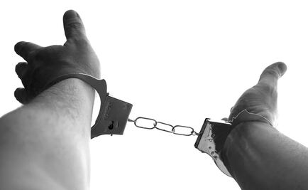 Hombre que encerró por 24 años a su propia hija y tuvo 7 bebés con ella podría salir de prisión 