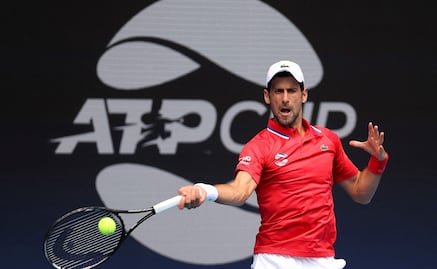Novak Djokovic logra aplazar su expulsión de Australia