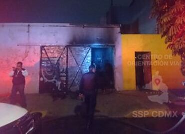 Reportan incendio en fábrica de Venustiano Carranza