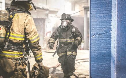 Bomberos acuden por incendio y hallan muerta a una mujer de 80 años en Iztacalco