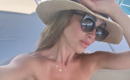 Anahí hipnotiza a sus fans con espectacular body cut out