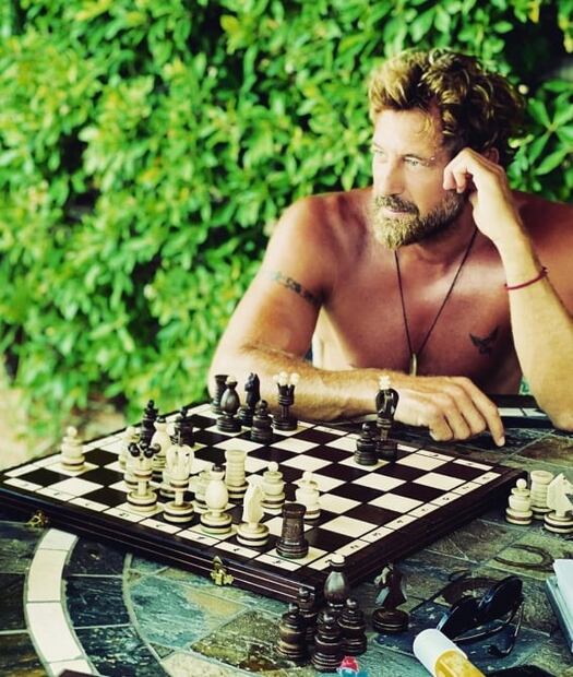 Gabriel Soto se quita la barba con reto de Tik Tok y se vuelve viral