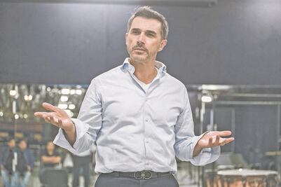 Sergio Mayer salva a una víbora