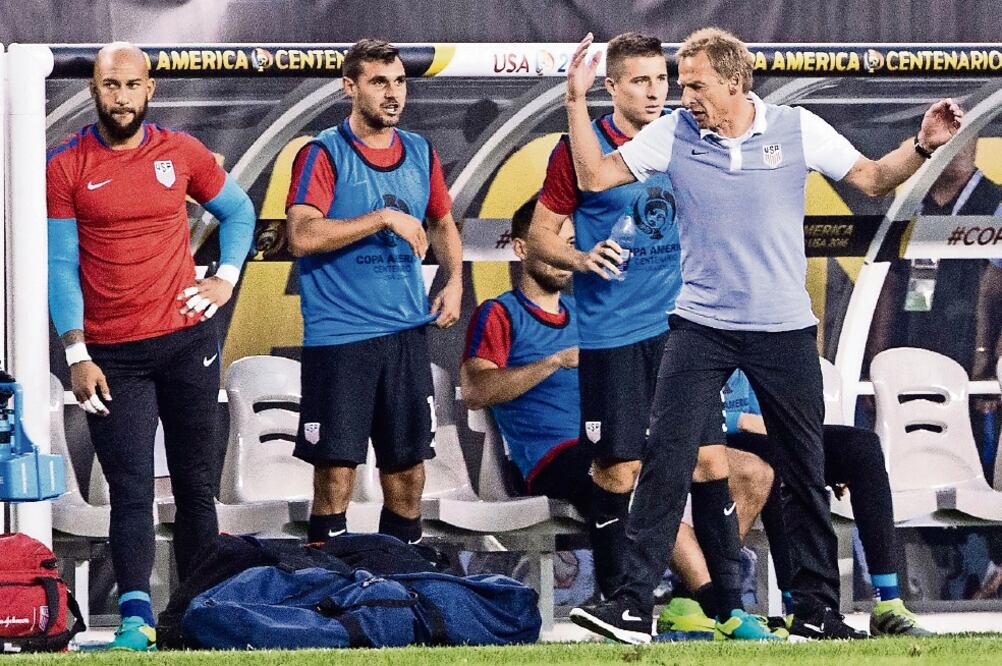 El entrenador alemán del conjunto estadounidense advierte que su equipo se morirá en la cancha, este martes (BILL STREICHER. USA TODAY SPORTS)