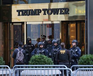 Roban laptop con planos de la Torre Trump y correos de Clinton