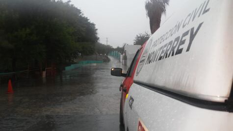 Granizo y hasta un tornado dejan destrozos en Nuevo León
