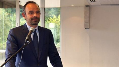 Macron nombra primer ministro al conservador moderado Édouard Philippe