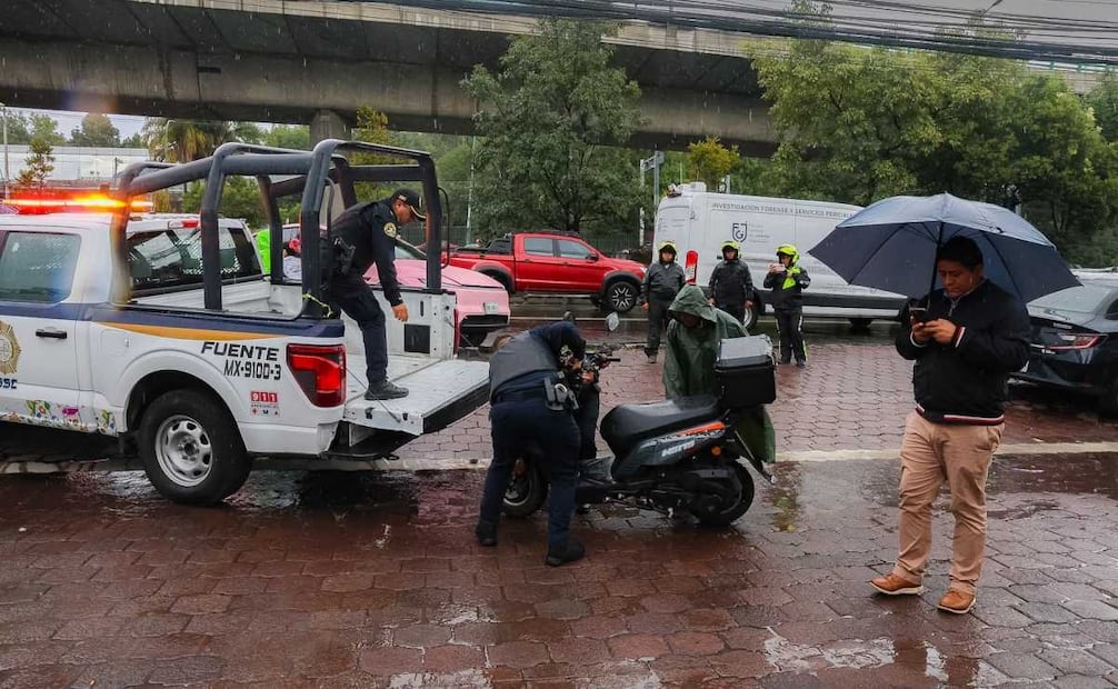 Autoridades acordonaron el lugar para realizar las investigaciones correspondientes y determinar la mecánica del accidente.
(7 de septiembre de 2026)
Foto: Osmar Alvarado | El Universal.