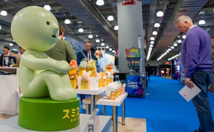 Fenómeno "kidult" conquista la Feria del Juguete en Nueva York; adultos lideran el mercado