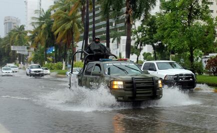 Huracán "Max" toca tierra en costa del Pacífico mexicano