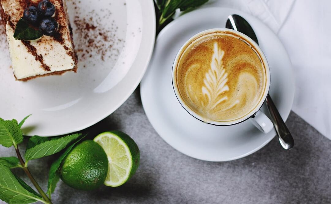 Descubre si realmente funciona la mezcla de café con limón para quemar grasa. Foto: Pixabay