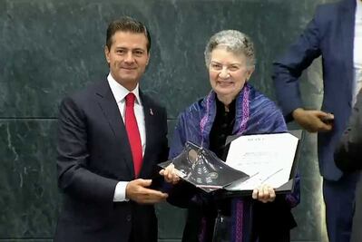 Entregan los premios nacionales de Artes, Literatura y Ciencias