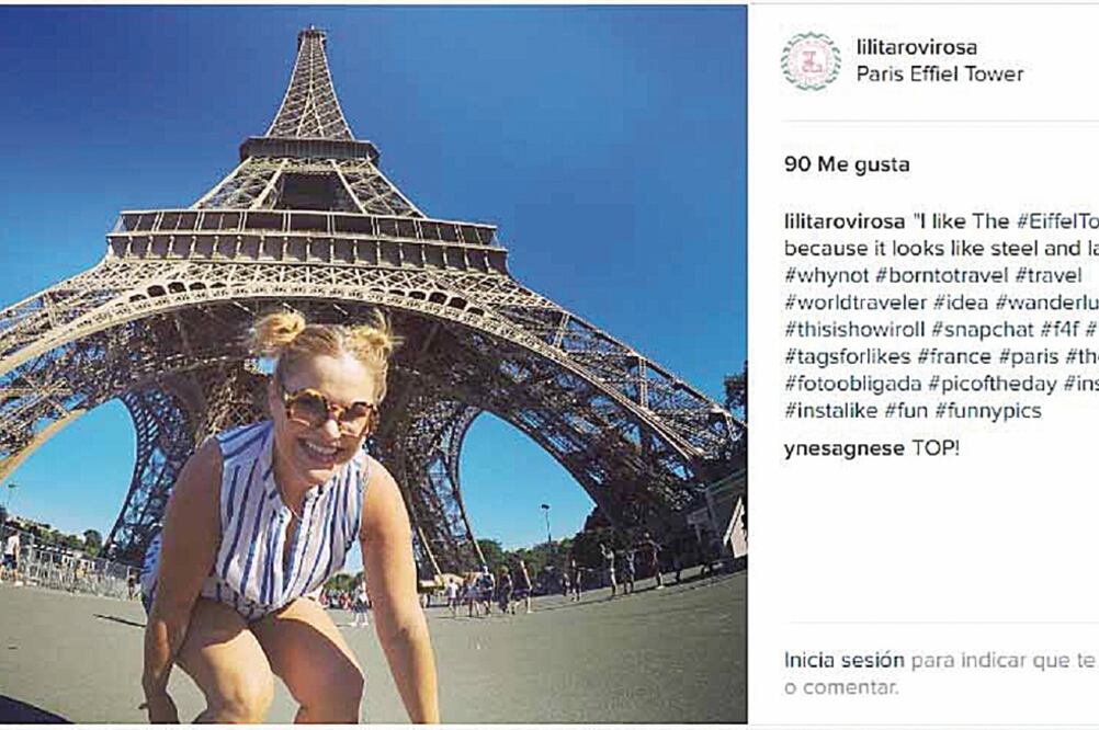 Además de la emblemática Effiel, Lilia se tomó fotos frente al museo Du Louvre en París (TOMADAS DE INTERNET)