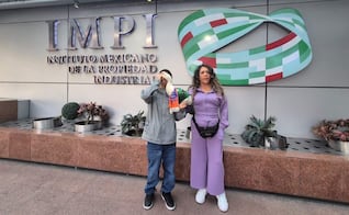 Merlín registra su imagen en el IMPI; ya se venden sus peluches en el Centro Histórico