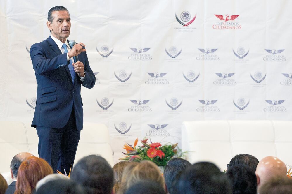 El ex alcalde de Los Angeles Antonio Villaraigosa señaló que las fracciones políticas en México deben reaccionar ante las amenazas del candidato republicano (CRISTOPHER ROGEL BLANQUET. EL UNIVERSAL)