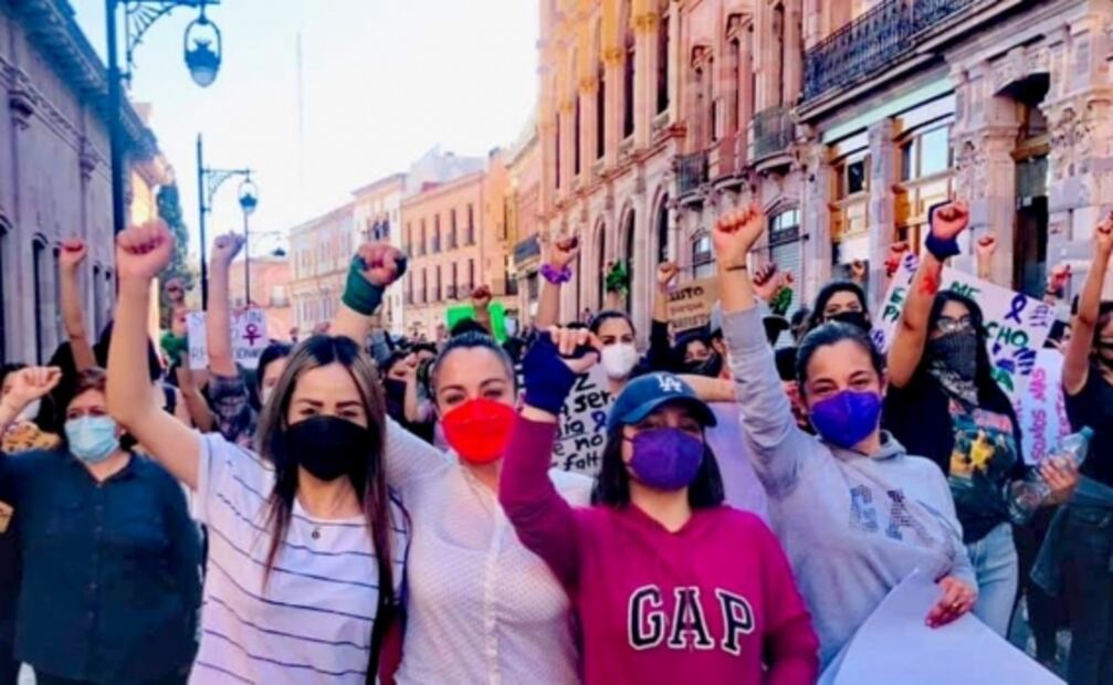 Cientos marchan en los estados por el Día Internacional de la Mujer