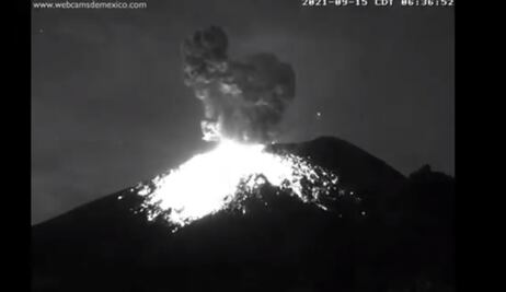 Captan explosión del volcán Popocatépetl; continúa en semáforo Amarillo Fase 2