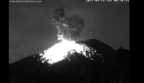 Captan explosión del volcán Popocatépetl; continúa en semáforo Amarillo Fase 2