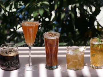 Prepara cocteles con cerveza