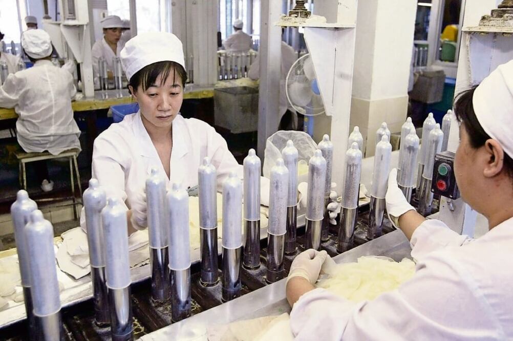 Producción. Prudence afirma ser el distribuidor de condones más grande del mundon con 600 millones de anticonceptivos vendidos en 2017 (MIGUEL PALLARES)