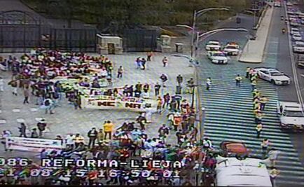 Estudiantes marchan a la SEP; afectan Paseo de la Reforma