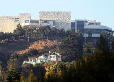 Reabren el museo Getty tras incendios de California