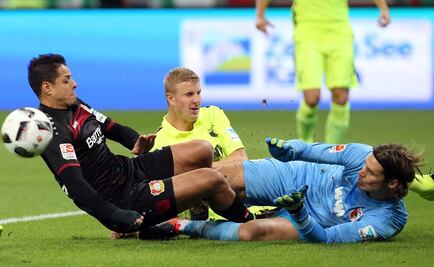 'Chicharito' juega en empate sin goles del Leverkusen