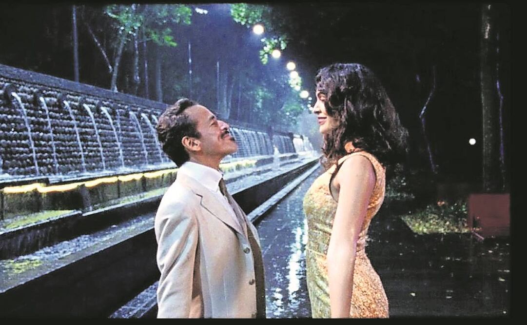 Mientras busca a su musa, lo guian por las calles de la capital. Foto: Sueño de ayer/ Alebrije producciones/ El caimán.