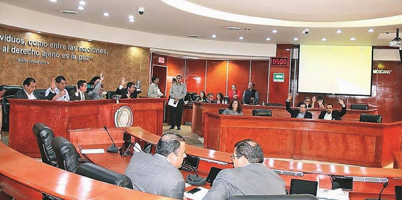 Cada uno de los legisladores del Congreso de Baja California tiene asignado un secretario técnico, que funge como enlace con el secretario técnico de las comisiones (ARCHIVO EL UNIVERSAL)