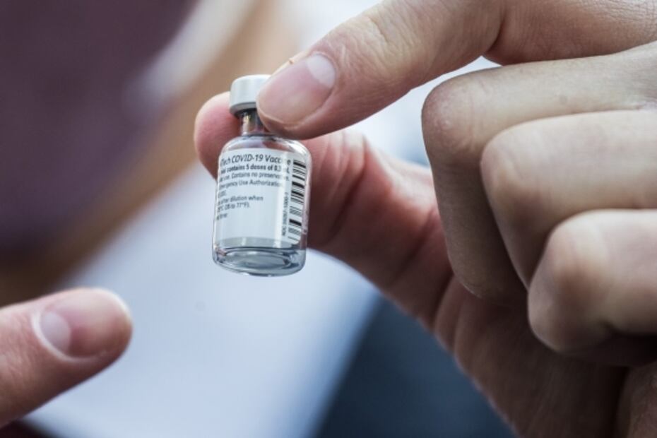 Arribo de vacunas, compras para la cena de Navidad y clases de baile, entre las fotos de la semana