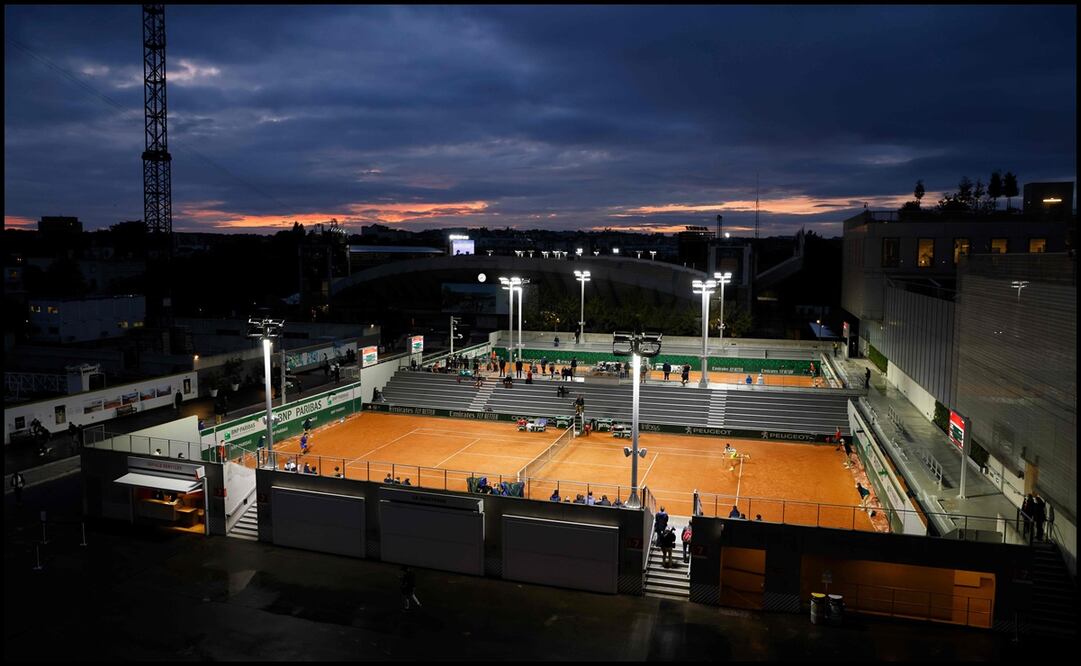 DETRÁS DE ROLAND GARROS