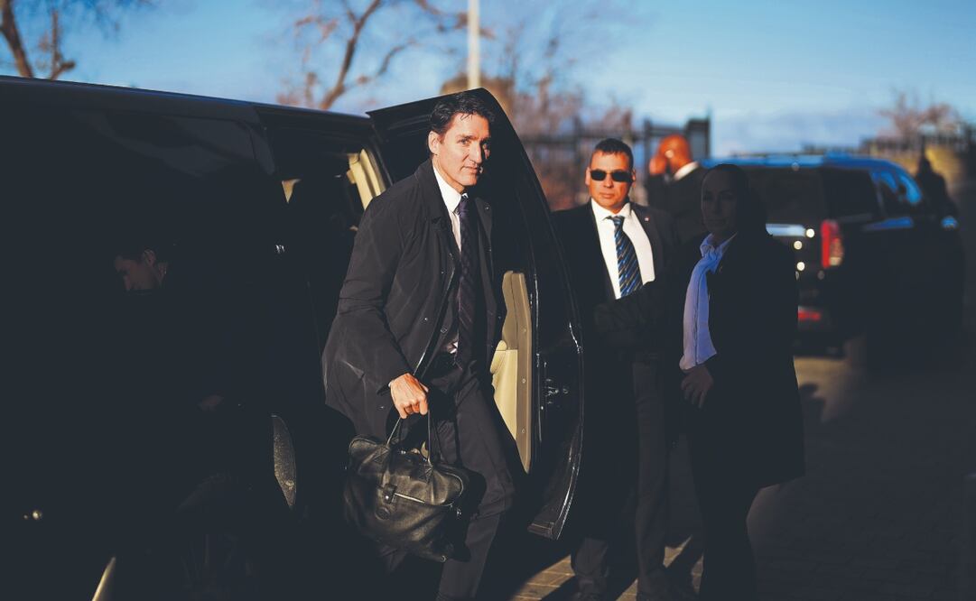 El primer ministro de Canadá, Justin Trudeau, al llegar ayer al Parlamento en Ottawa, la capital federal. Foto: de Sean Kilpatrick. AP