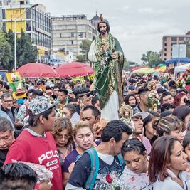 Celebran a San Judas con mona en mano