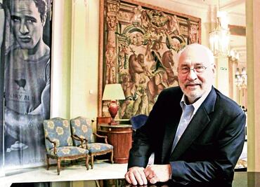 Economistas ganadores del Nobel dicen que plan de Kamala Harris es “vastamente superior” al de Trump; mejoraría salud, inversión y empleo