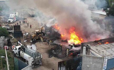 Registran incendio en almacén de residuos plásticos en Chicoloapan; no se reportan lesionados