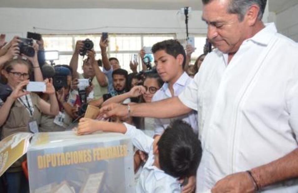 Votan presidenciables en la CDMX, Quéretaro y NL