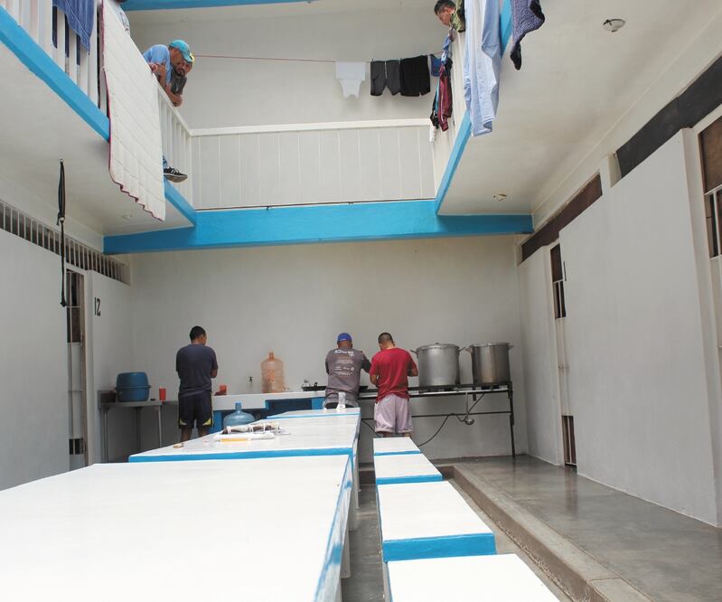 El centro penitenciario de Cieneguillas es clasificado de mediana seguridad, tiene 30 años y cuenta con capacidad para mil 284 internos; actualmente hay mil 124 reclusos. IRMA MEJÍA. EL UNIVERSAL